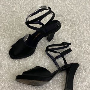 Donna Karan Ladies Size 7 Black High Heel Shoes